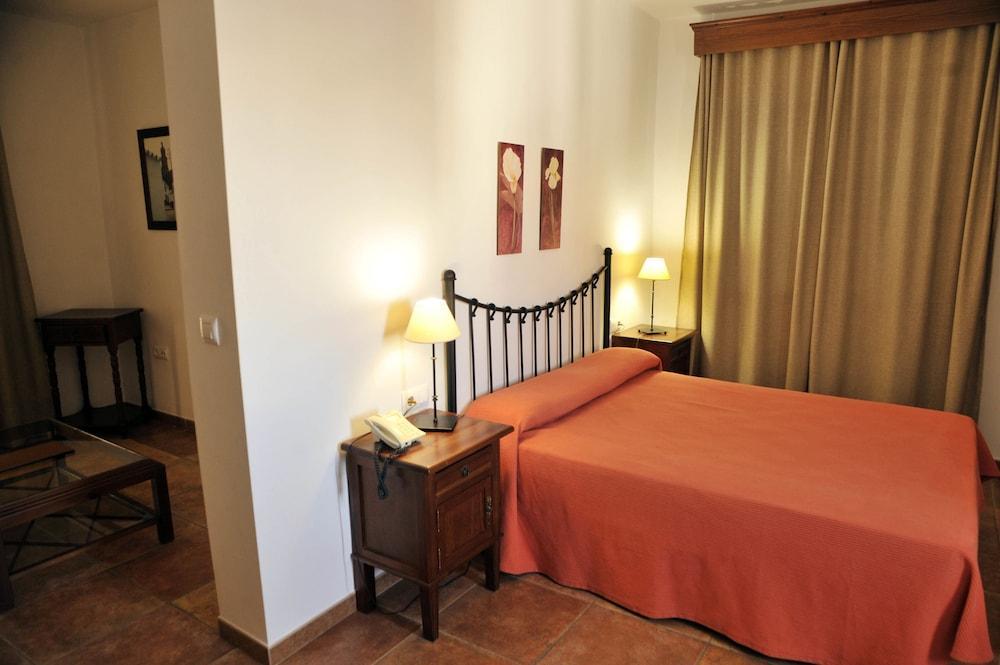 Hotel Tugasa Sierra Y Cal オルベラ エクステリア 写真