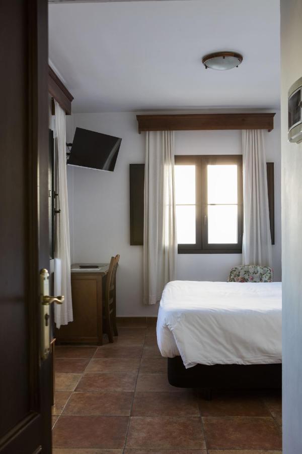 Hotel Tugasa Sierra Y Cal オルベラ エクステリア 写真